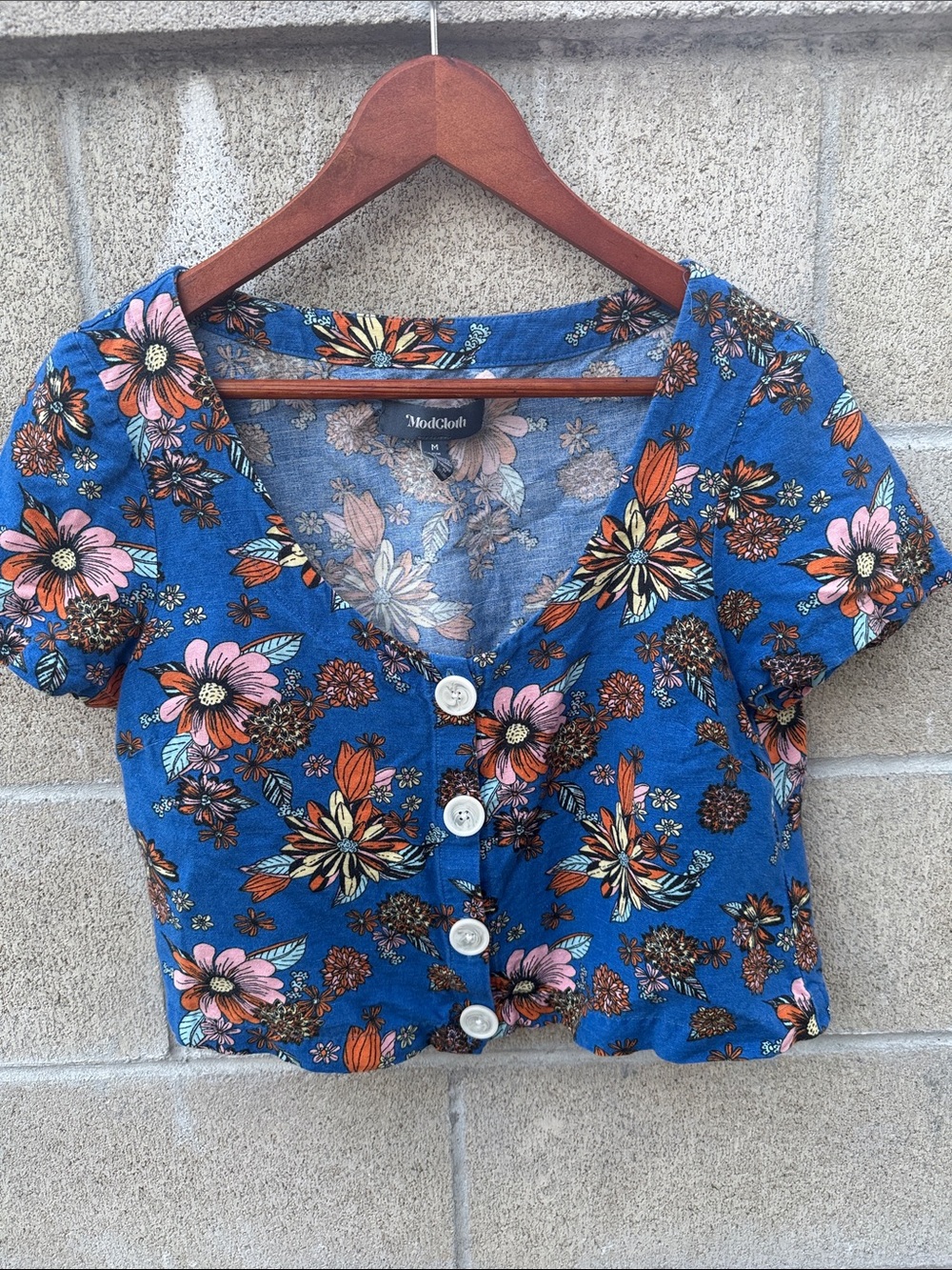 ModCloth Blue Floral Button-Up Crop Top with V-Neck